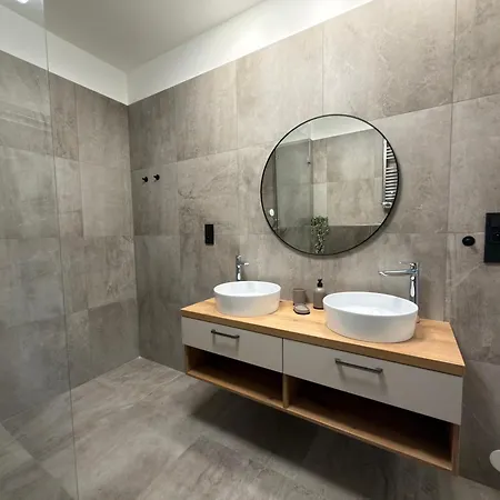 Black Diamond Apartman *